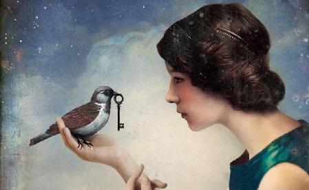 mujer-con-pájaro-que-lleva-llave-en-el-pico.jpg